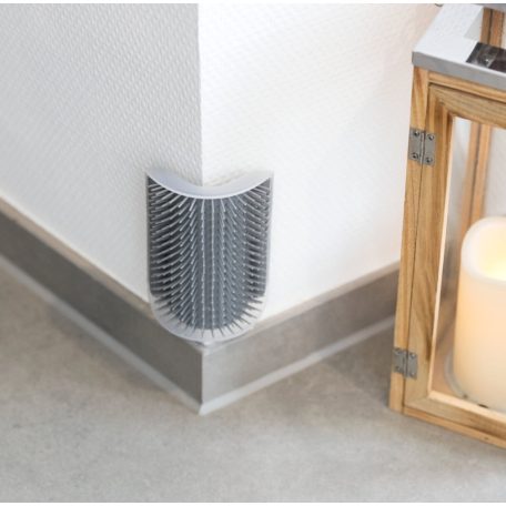 Trixie | Corner masszázskefe macskáknak – falra szerelhető (8 × 13 cm)