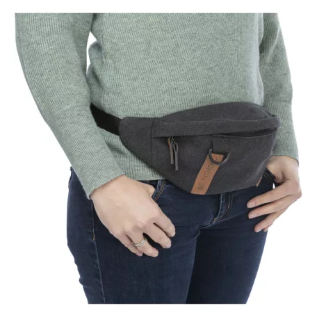 Trixie | BE NORDIC Sling Bag | kényelmes, jól szellőző szállítótáska kutyáknak – fekete, 24 × 11 × 8 cm