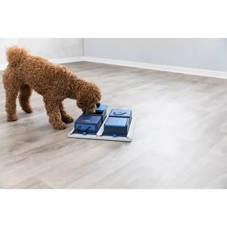 Trixie Dog Activity Poker Box | Interaktív játék (level 2) kutyák részére - 31x31 cm