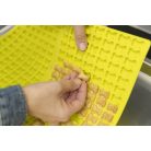 Trixie | Sütőforma csont alakú snackekhez, szilikon - 38x28 cm