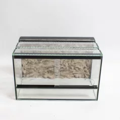   50 x 30 x 30 cm | Prémium minőségű terrárium | 2D sziklaháttérrel