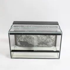   50 x 30 x 30 cm | Prémium minőségű terrárium | 3D sziklaháttérrel