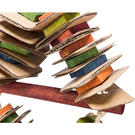 Trixie Wooden Toy with Sisal Rope | Fa játék kartonnal nagy papagájok részére - 18x35 cm