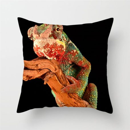 Párnahuzat | Fekete alapon párduckaméleon - 45x45cm